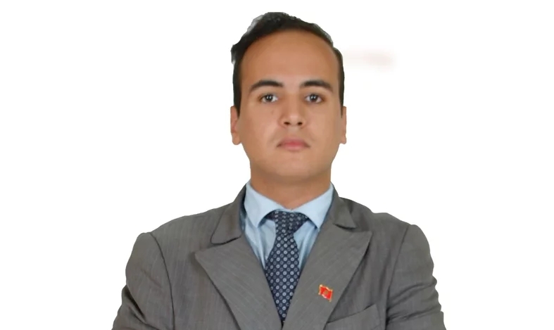 صلاح الدين الدكالي يحصل على عدد من التكوينات الأكاديمية للترافع حول القضية الوطنية